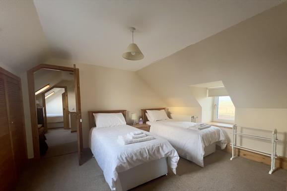 Cnoc Nan Uan Self Catering twin beds